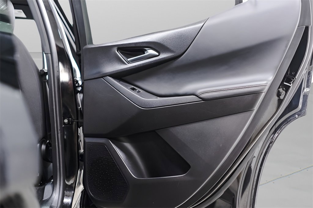 Used 2025 Chevrolet Equinox LT image 32