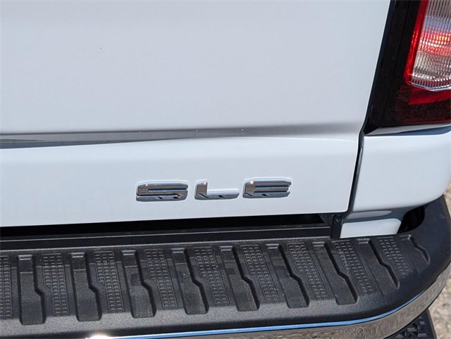 New 2026 GMC Sierra 2500 SLE image 5