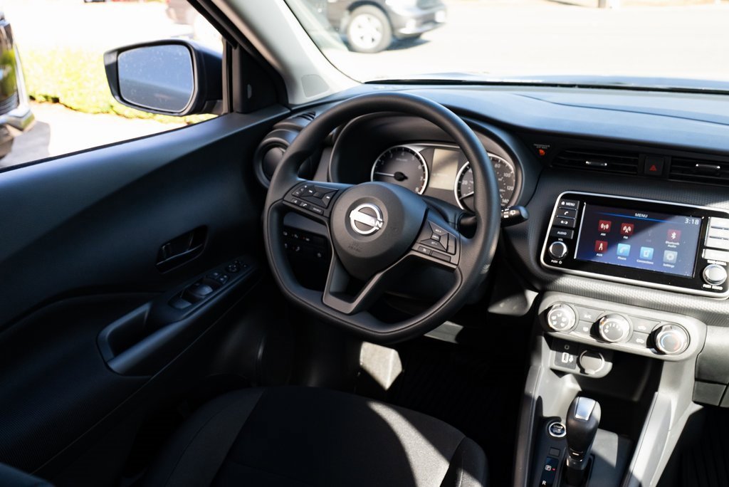 New 2025 Nissan Kicks Play S image 9