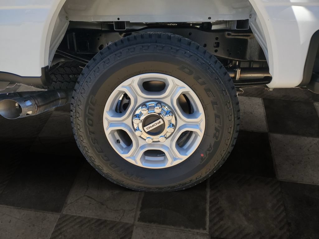 New 2026 Ford F250 XLT w/ FX4 Off-Road Package AWD/4WD image 5