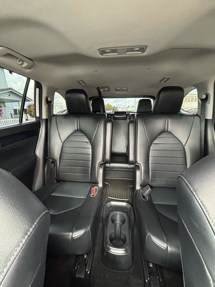 Used 2022 Toyota Highlander XLE AWD/4WD image 26