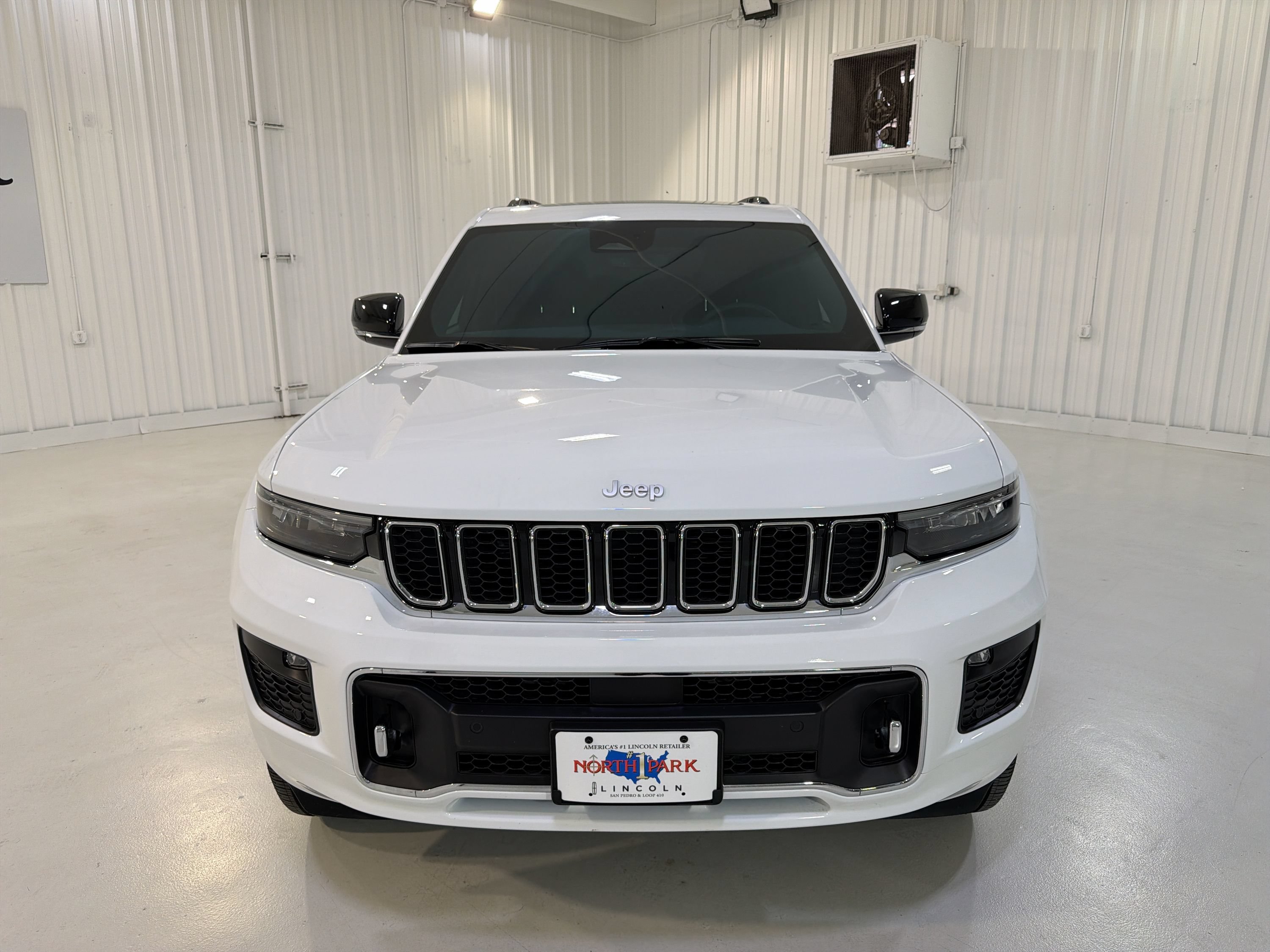 Used 2025 Jeep Grand Cherokee L Overland AWD/4WD image 33