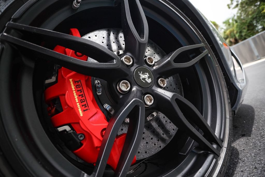 Used 2015 Ferrari 458 Speciale A RWD image 18