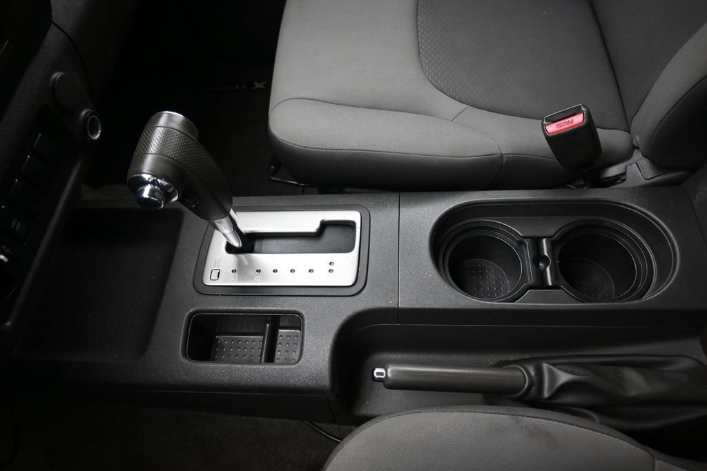 Used 2010 Nissan Xterra X AWD/4WD image 16