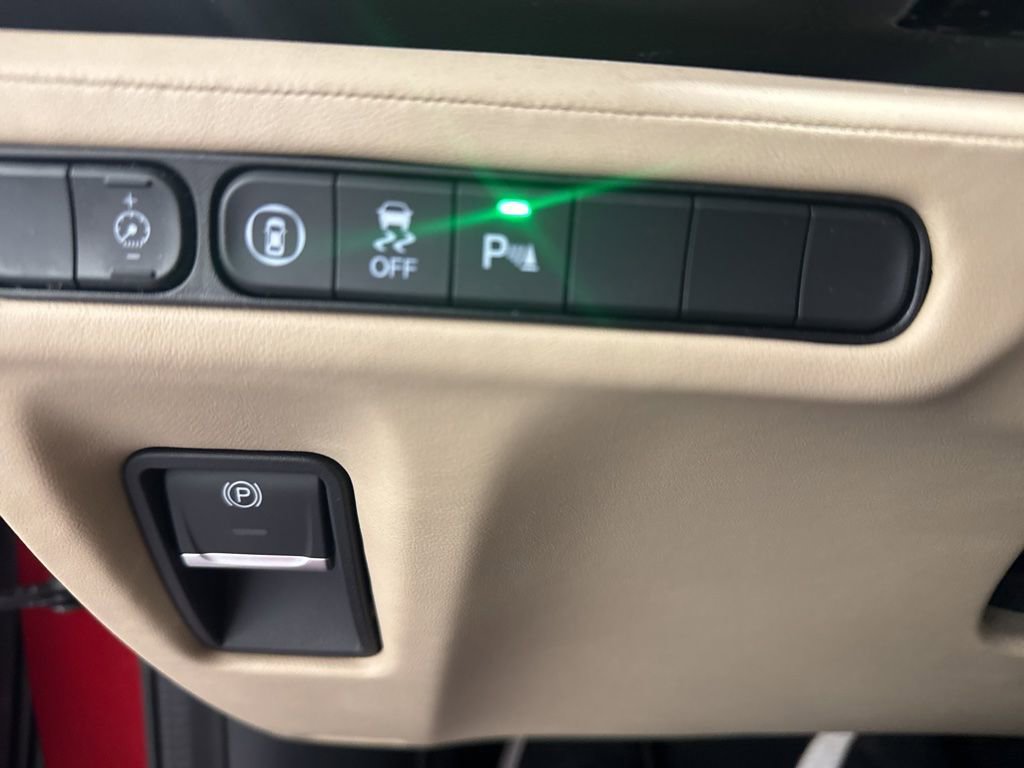 Used 2022 Acura MDX SH-AWD w/ Technology Package image 16