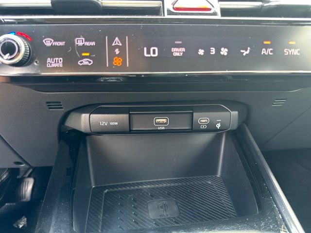 Certified 2024 Kia Niro FWD image 39