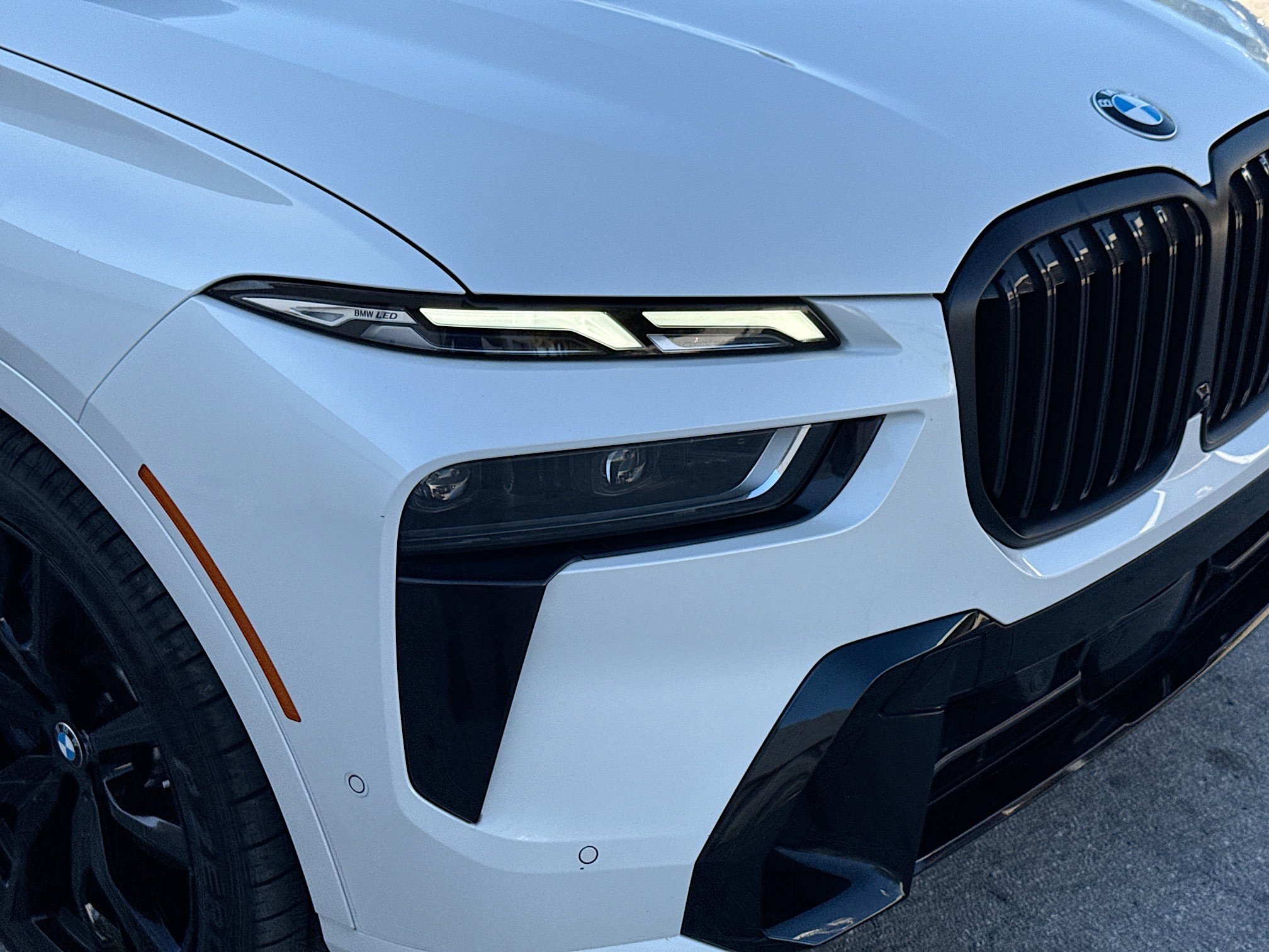 Used 2023 BMW X7 xDrive40i w/ M Sport Package image 35