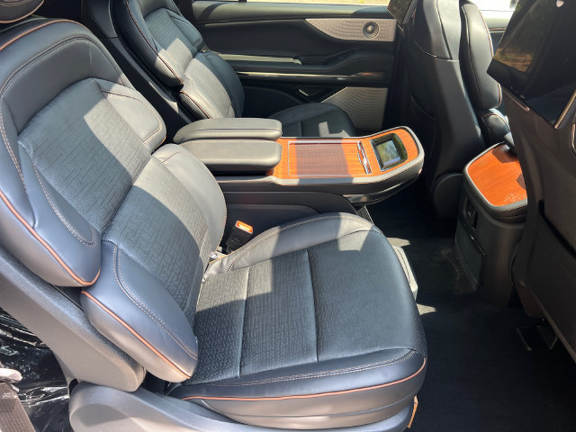 New 2027 Lincoln Navigator L Black Label AWD/4WD image 17