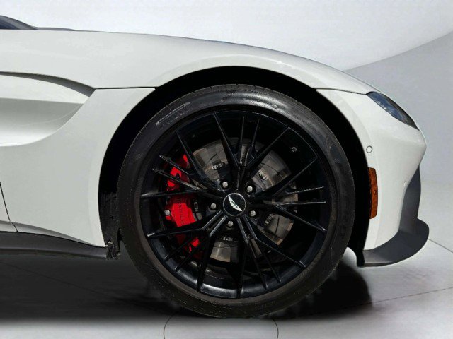 Used 2023 Aston Martin V8 Vantage Coupe image 43