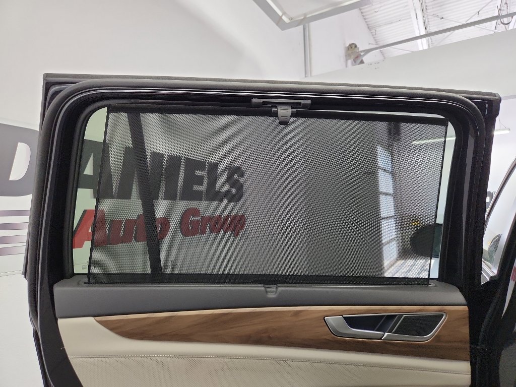 Certified 2025 Volkswagen Atlas SE w/ Panoramic Sunroof Package FWD image 35