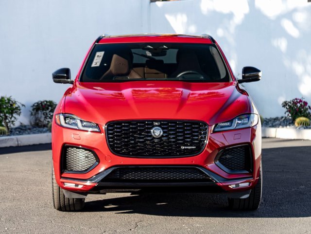 Used 2025 Jaguar F-PACE R-Dynamic S image 3