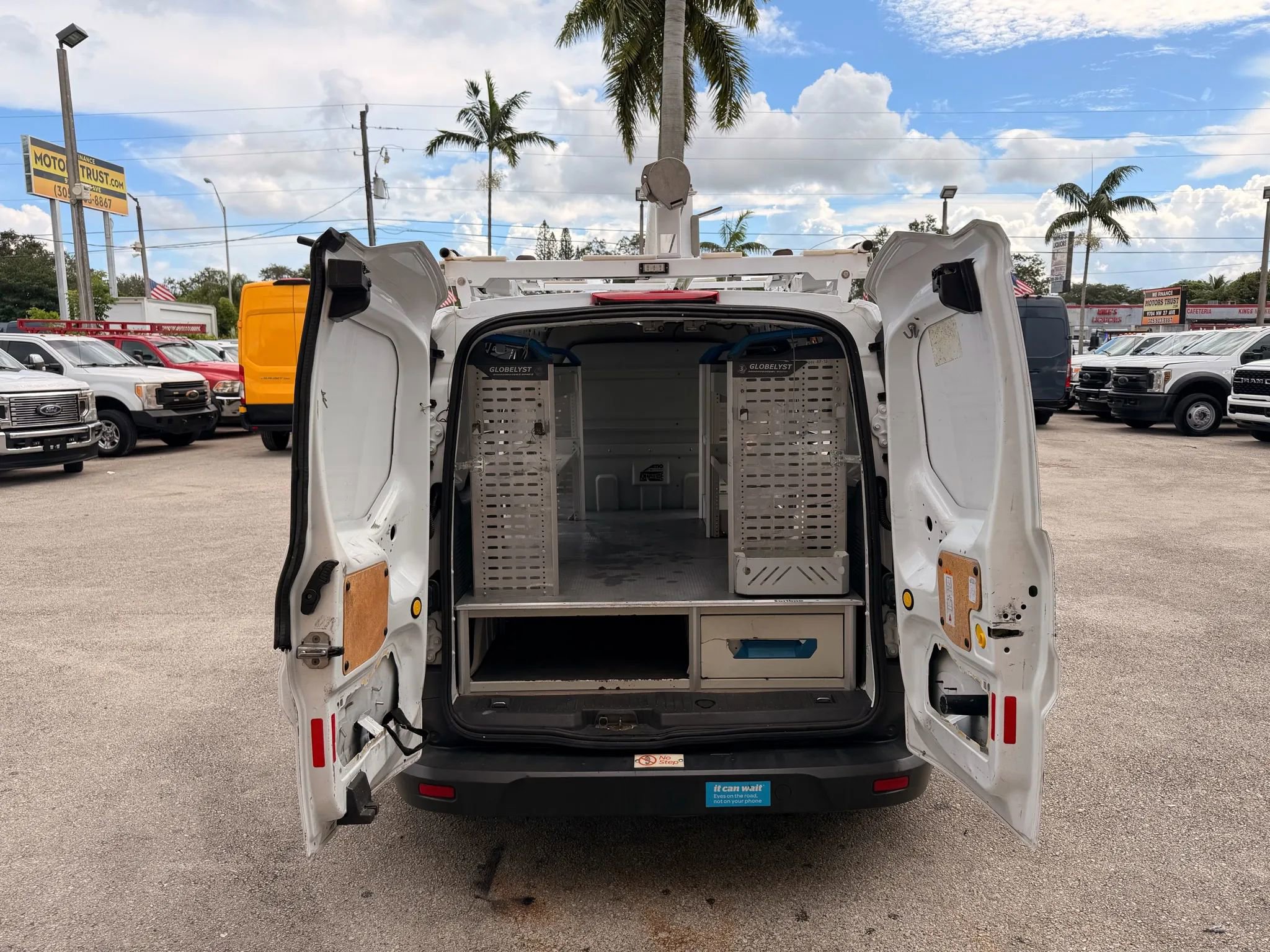 Used 2016 Ford Transit Connect XL image 4