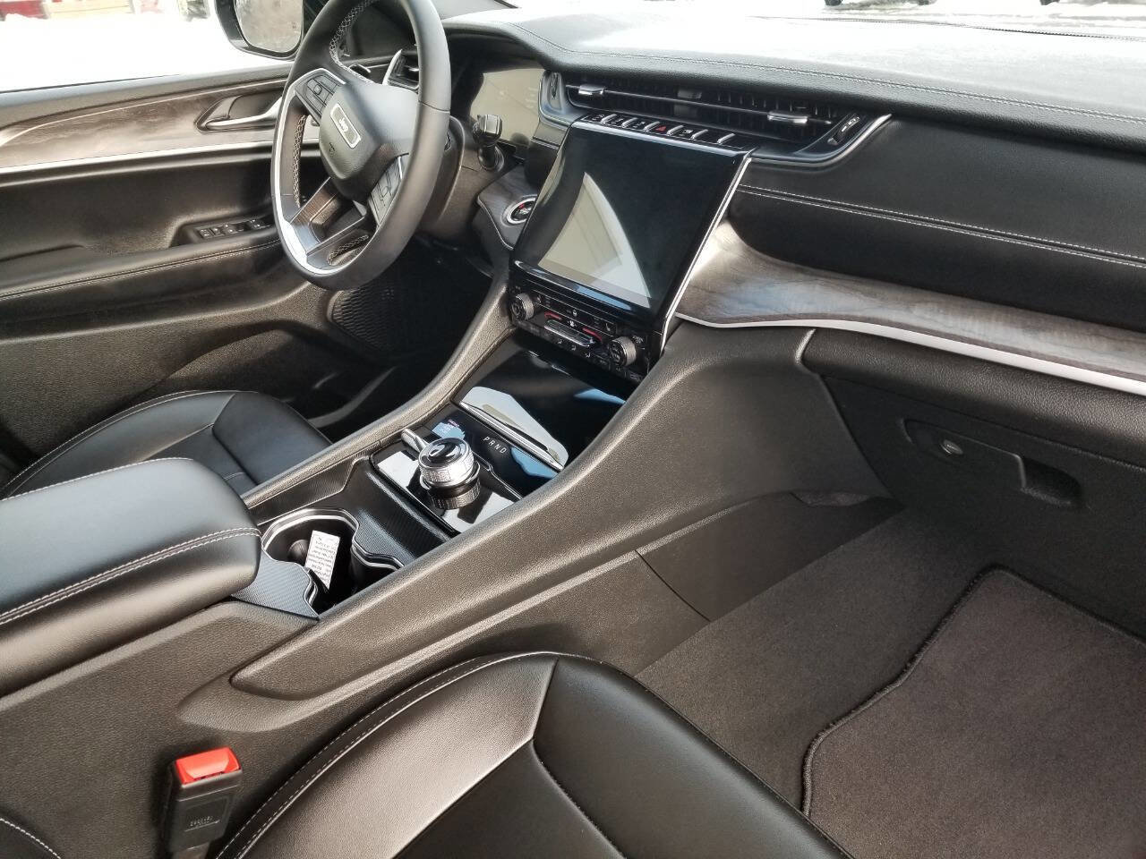 Certified 2024 Jeep Grand Cherokee Limited image 9