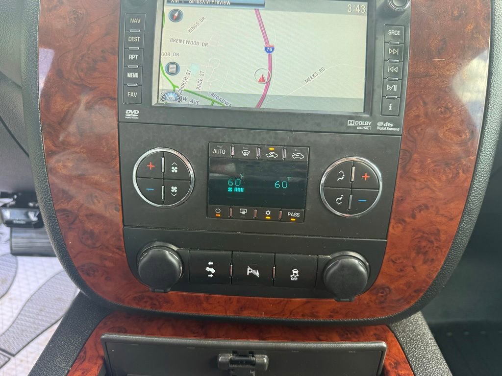 Used 2013 Chevrolet Avalanche LTZ AWD/4WD image 31