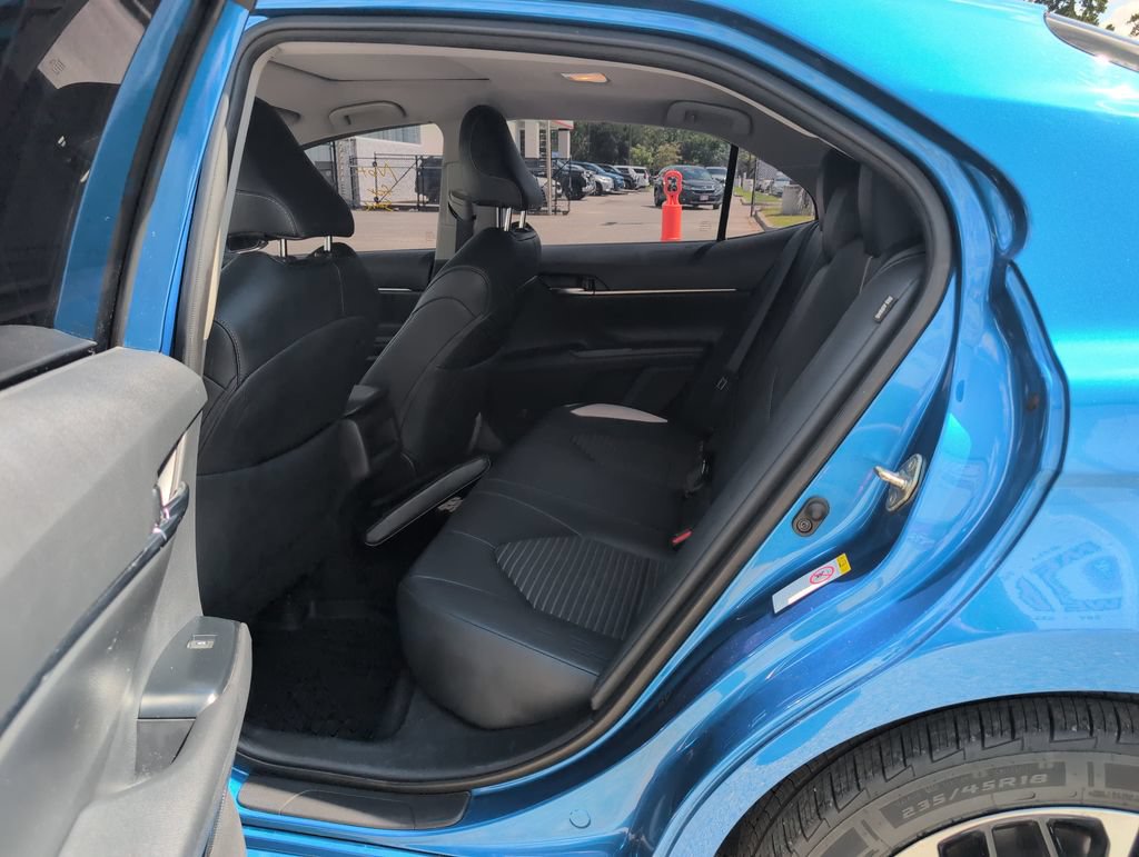 Used 2019 Toyota Camry SE FWD image 11