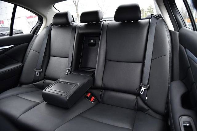 Used 2015 INFINITI Q50 Premium w/ Navigation Package image 22