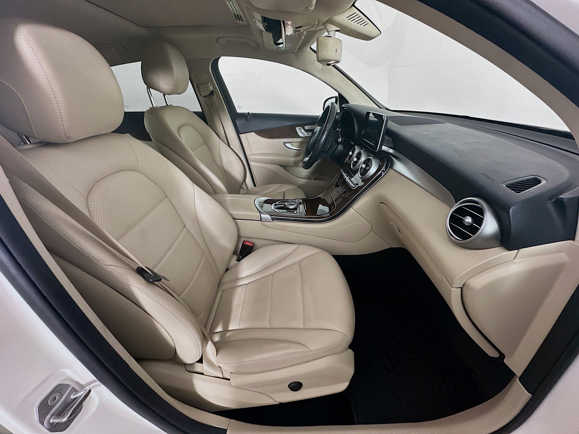 Used 2018 Mercedes-Benz GLC 300 4MATIC Coupe image 34
