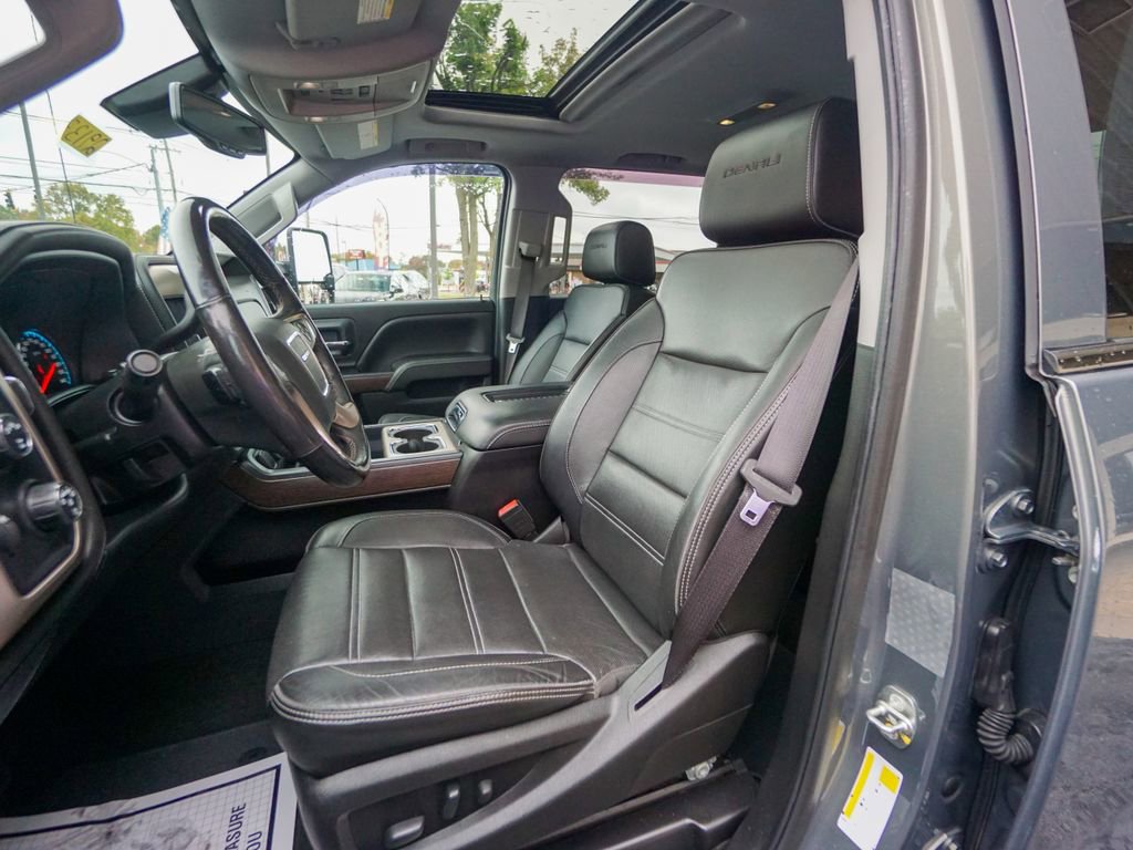 Used 2018 GMC Sierra 3500 Denali w/ Duramax Plus Package image 16
