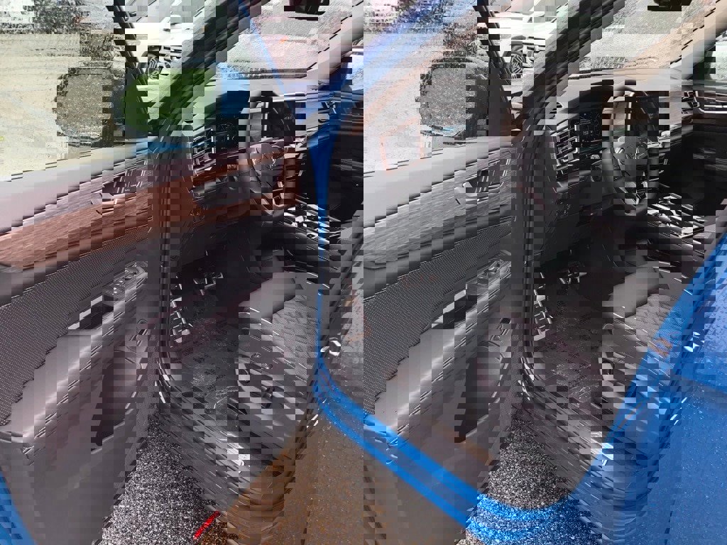 New 2025 Volkswagen Atlas SEL Premium R-Line image 11