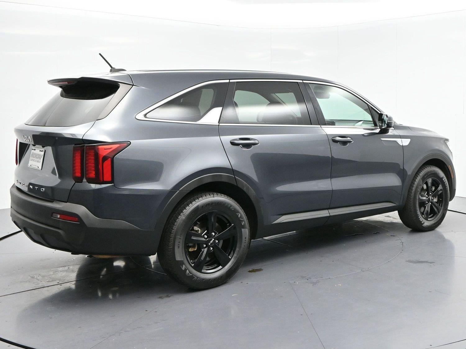 Used 2022 Kia Sorento LX FWD image 7