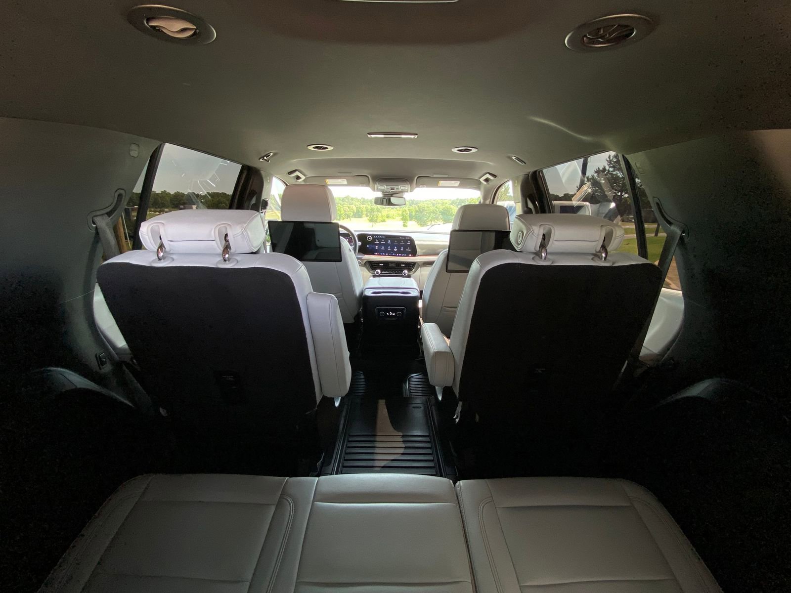 Used 2025 Chevrolet Tahoe Premier AWD/4WD image 33