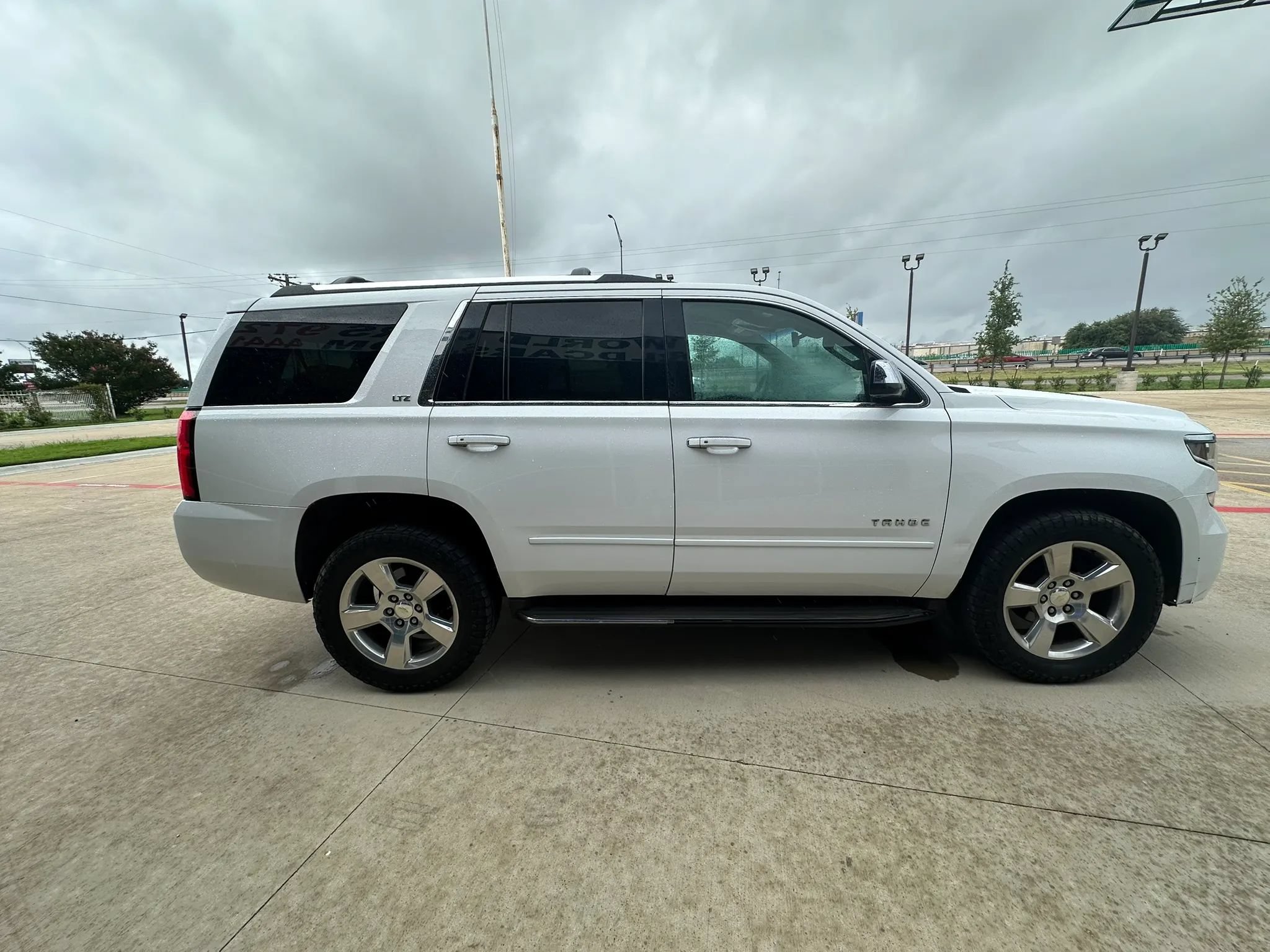 Used 2015 Chevrolet Tahoe LTZ AWD/4WD image 6