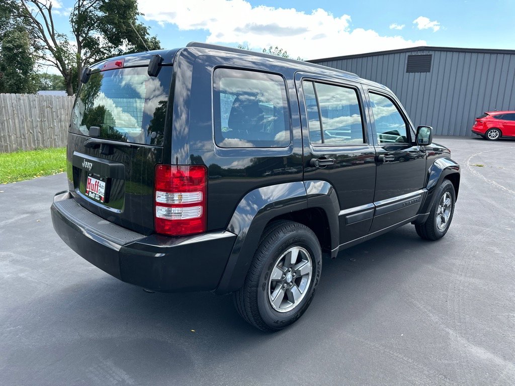 Used 2009 Jeep Liberty Sport image 6