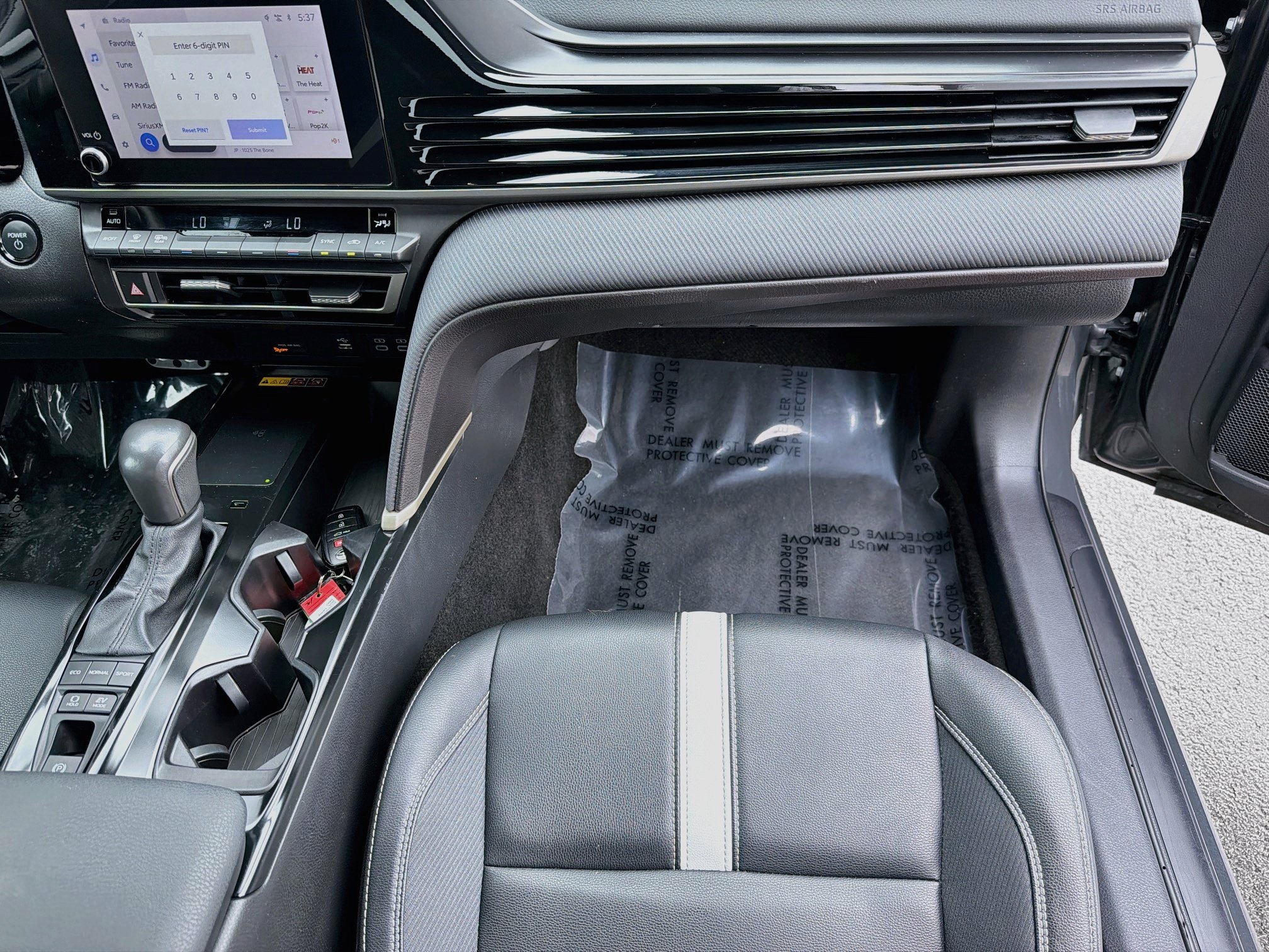 Used 2025 Toyota Camry SE FWD image 17