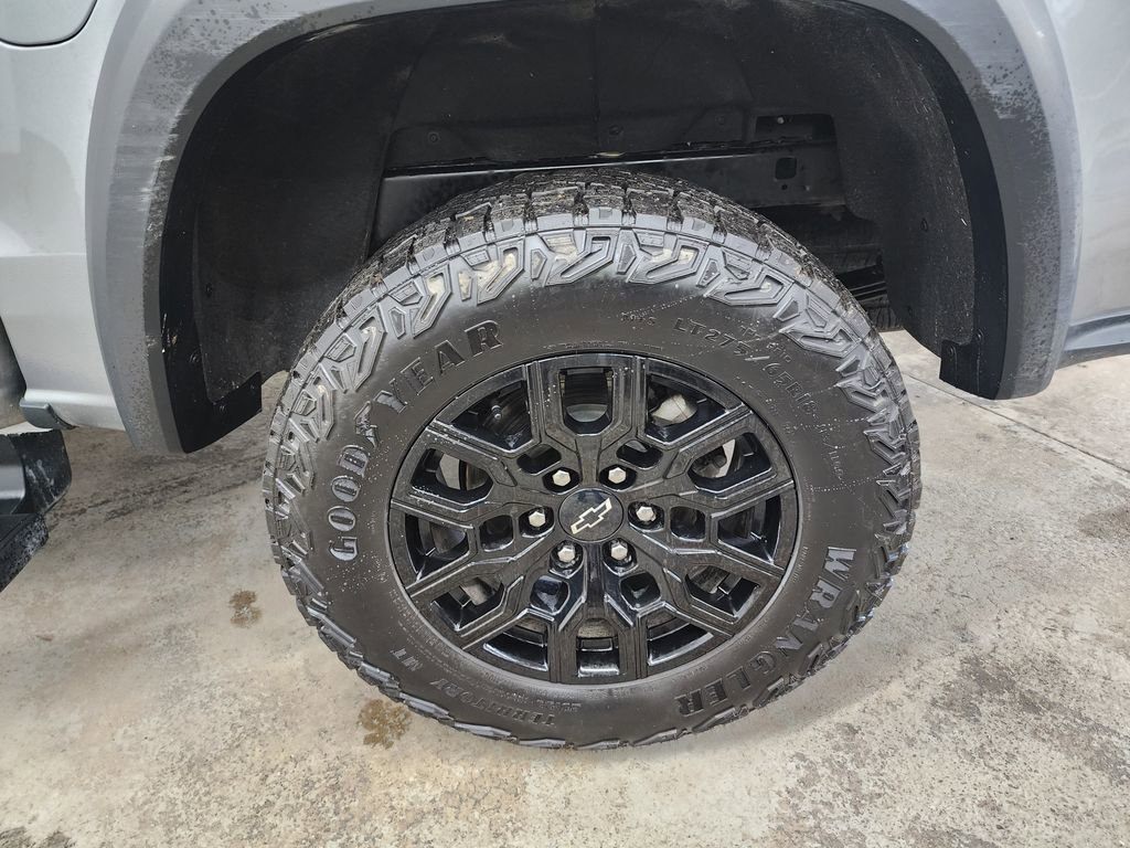 Used 2023 Chevrolet Colorado Trail Boss image 38