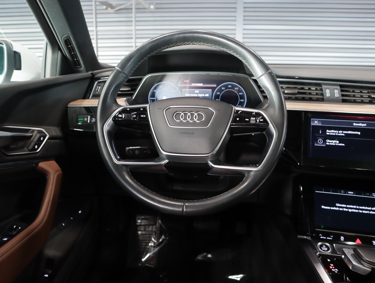 Used 2024 Audi Q8 e-tron Premium Plus image 18