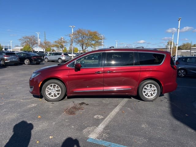 Used 2020 Chrysler Pacifica Touring-L image 4