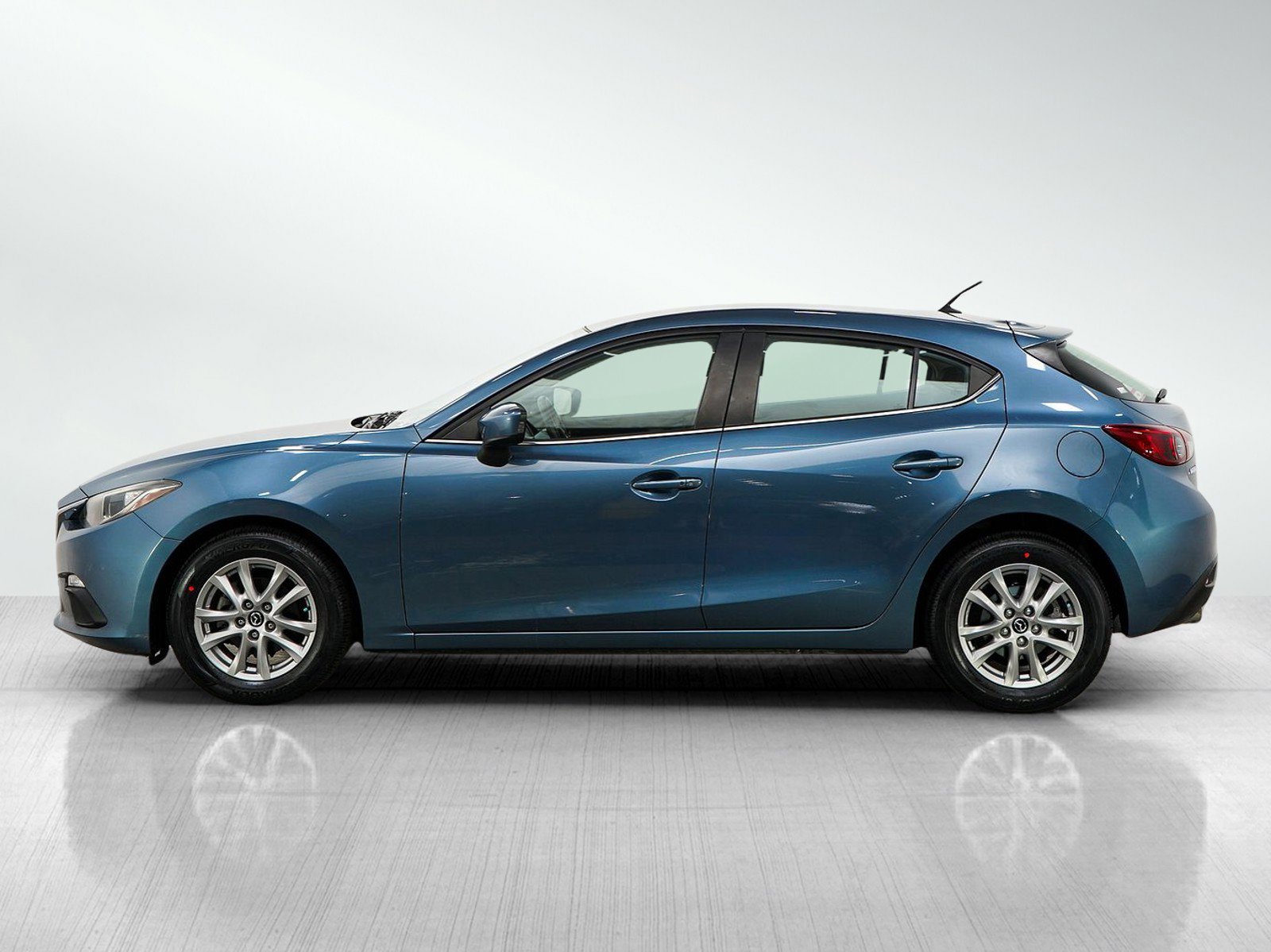 Used 2014 MAZDA MAZDA3 i Touring image 2