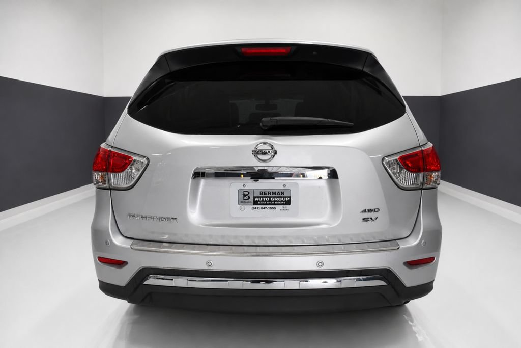 Used 2016 Nissan Pathfinder SV w/ SV Cold Weather Package AWD/4WD image 8