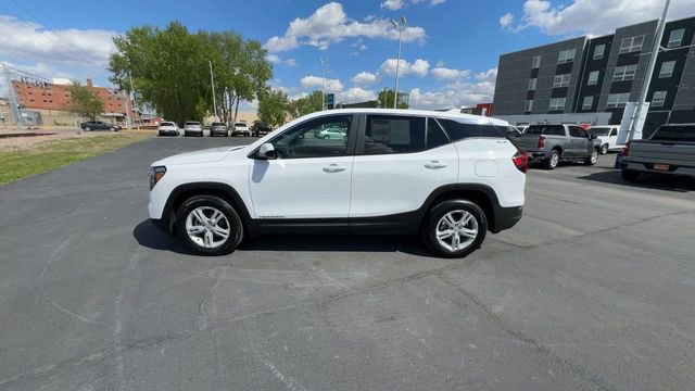 Used 2024 GMC Terrain SLE AWD/4WD image 5