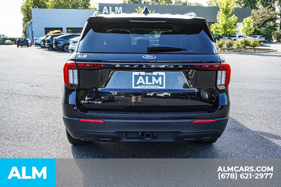 Used 2025 Ford Explorer Active RWD image 10