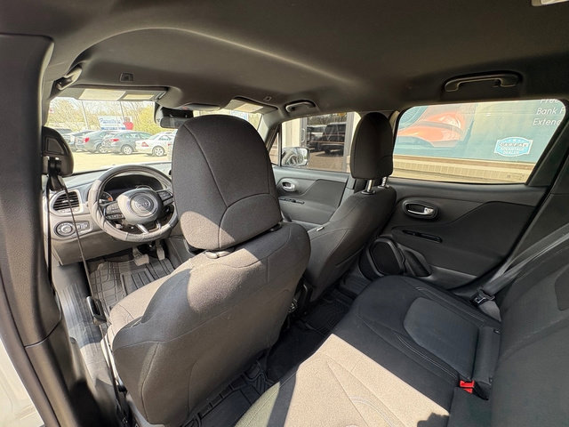 Used 2021 Jeep Renegade Latitude AWD/4WD image 16