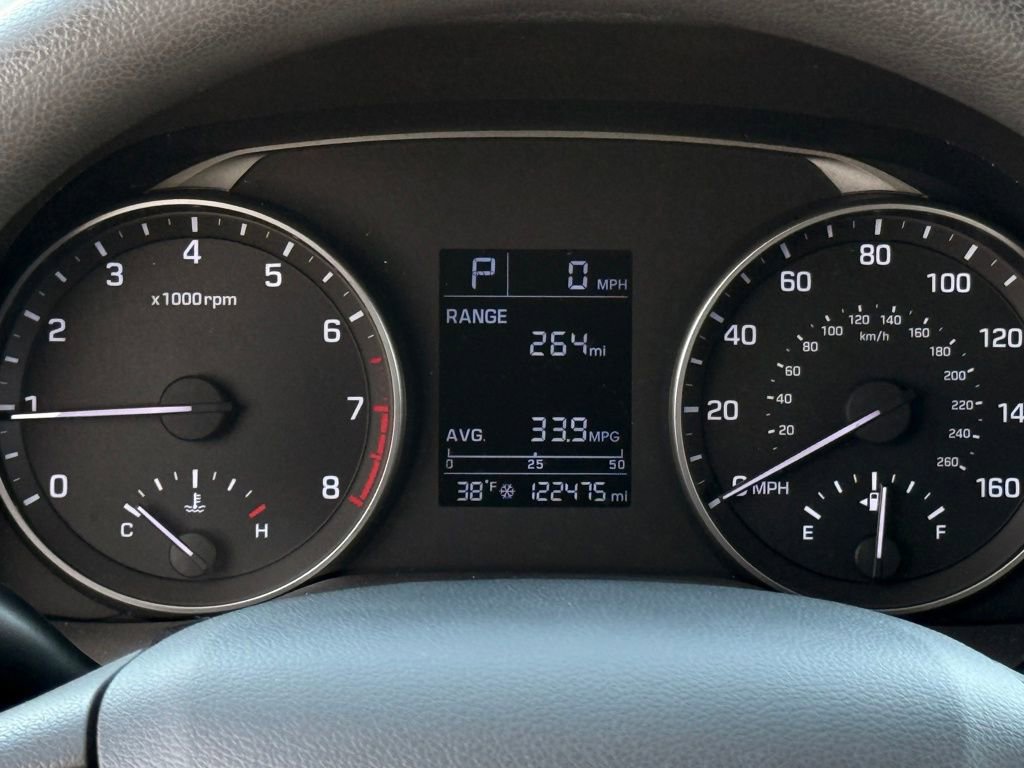 Used 2017 Hyundai Elantra SE image 15