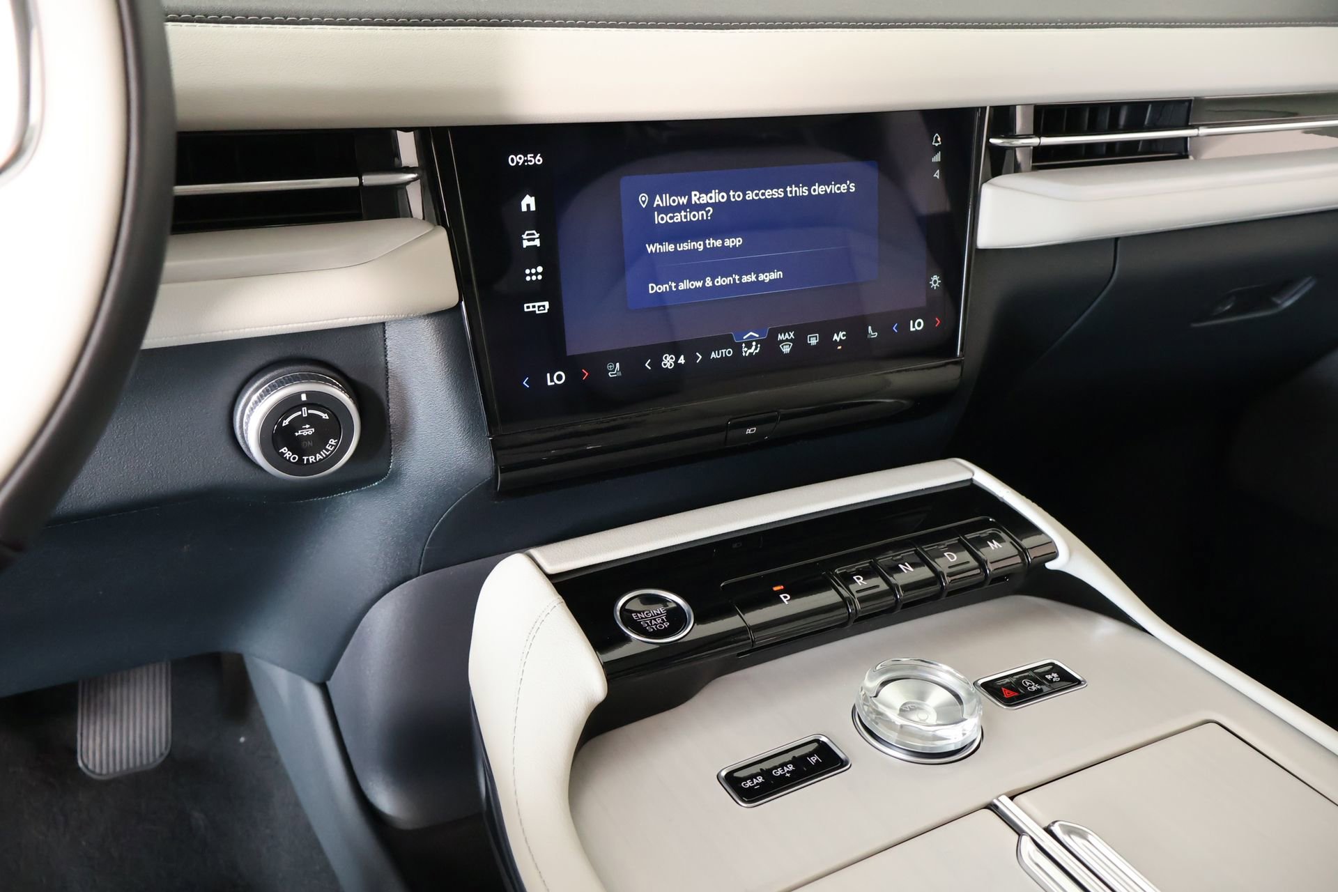 New 2026 Lincoln Navigator Reserve w/ Jet Appearance Package AWD/4WD image 6