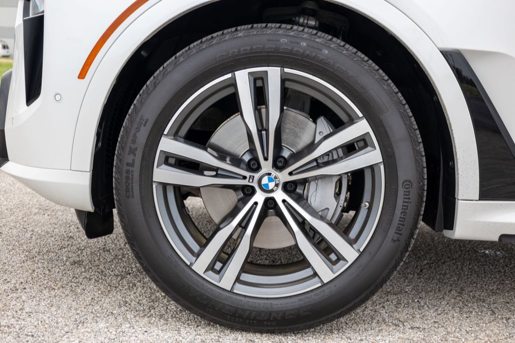 Used 2026 BMW X7 xDrive40i w/ M Sport Package AWD/4WD image 30