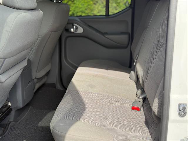 Used 2021 Nissan Frontier SV w/ Midnight Edition Floor Mats AWD/4WD image 16