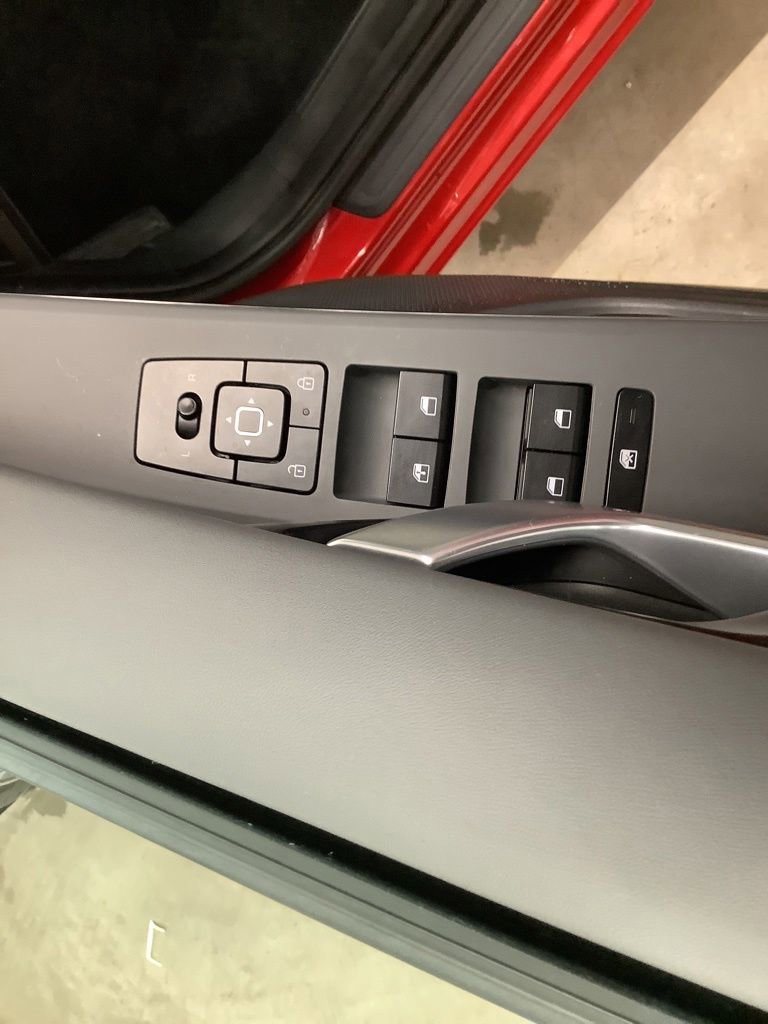 Certified 2025 Kia Niro EX FWD image 23