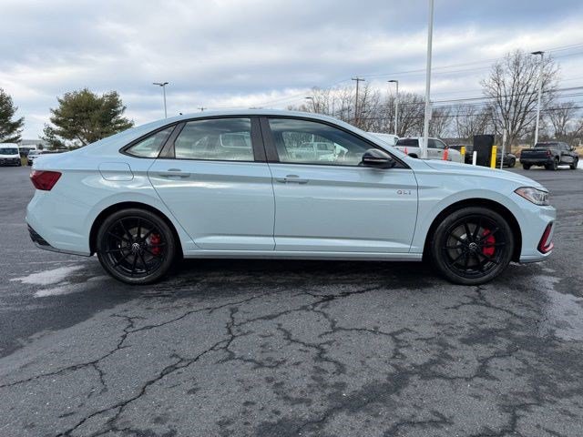 Used 2025 Volkswagen Jetta GLI Autobahn image 8