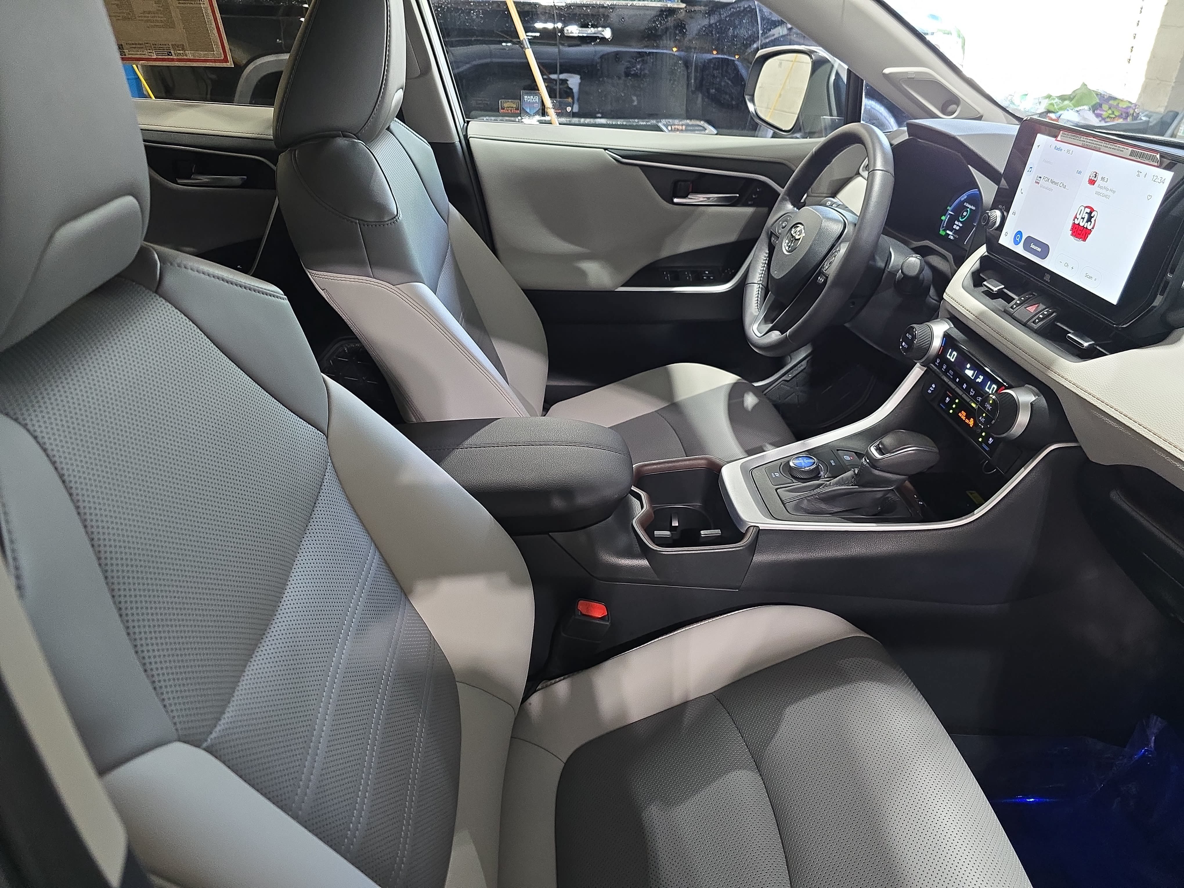 Used 2024 Toyota RAV4 Limited w/ Advanced Technology Package AWD/4WD image 10