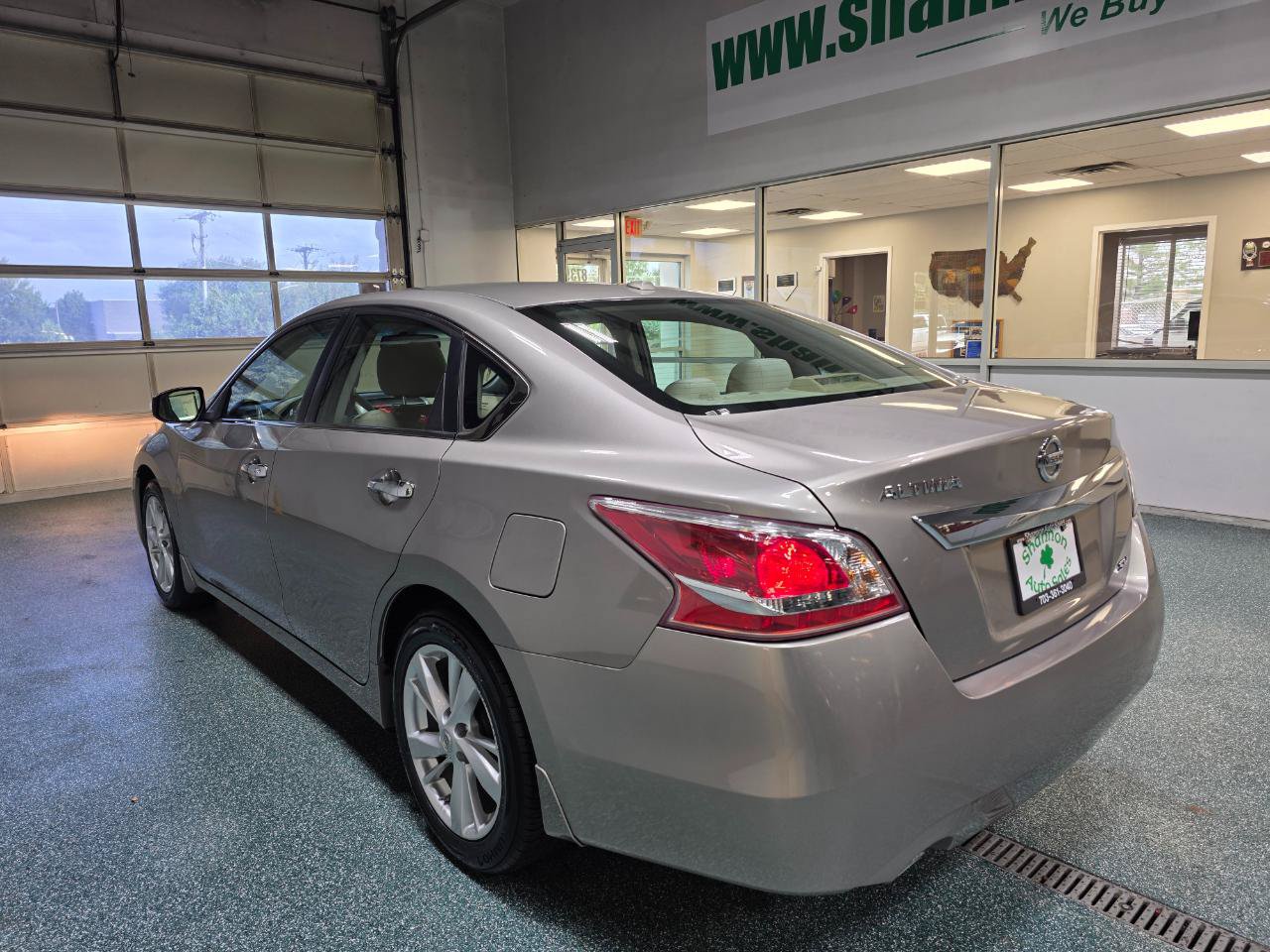 Used 2014 Nissan Altima 2.5 SV w/ Convenience Package FWD image 9