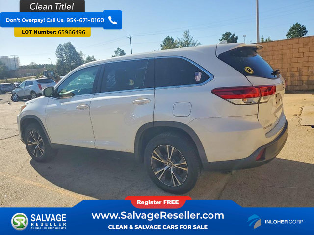 Used 2019 Toyota Highlander Plus FWD image 3