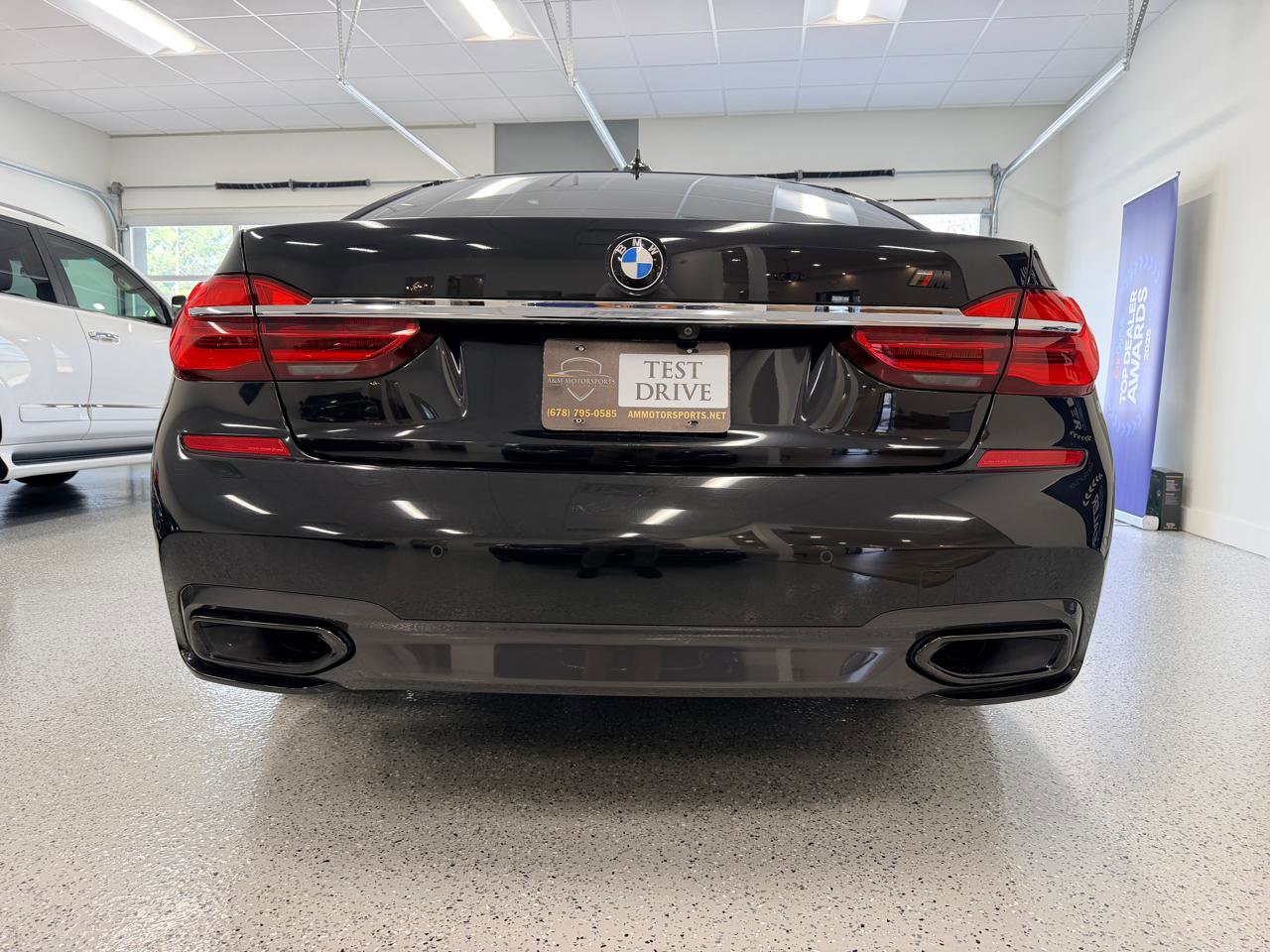 Used 2019 BMW 740i w/ M Sport Package RWD image 7