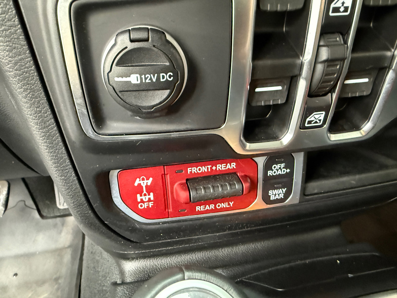 Used 2023 Jeep Gladiator Rubicon w/ Dual Top Group image 26