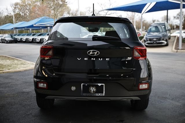 Used 2024 Hyundai Venue SEL image 10