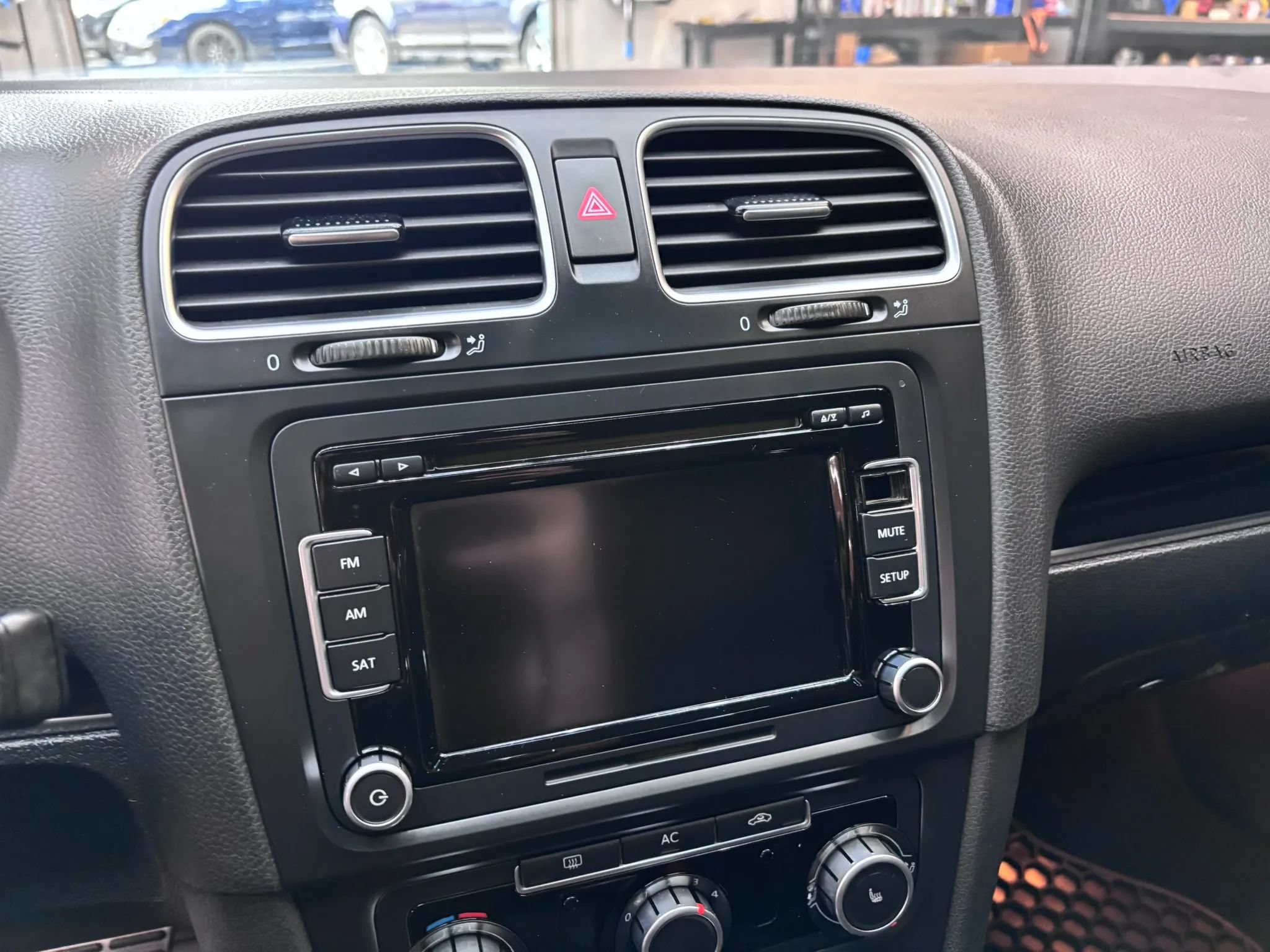 Used 2011 Volkswagen Golf 2-Door FWD image 16
