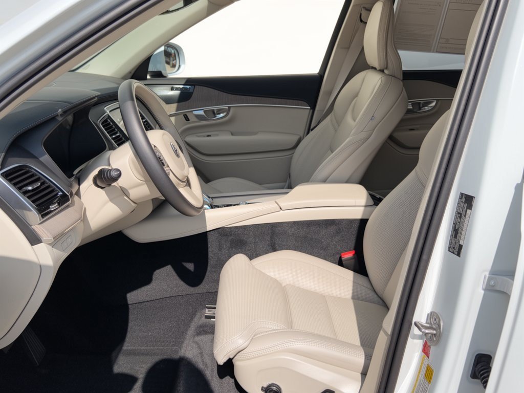 Certified 2025 Volvo XC90 T8 Ultra w/ Protection Package Premier AWD/4WD image 5
